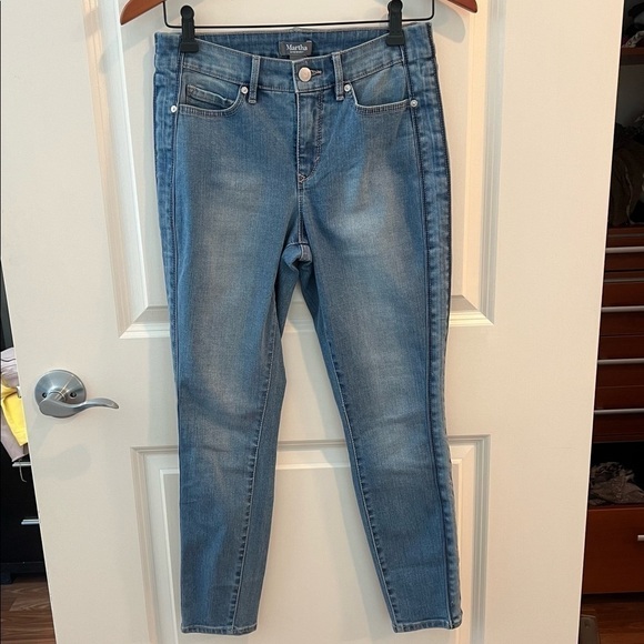 Martha Stewart Jeans Size 2P - Picture 2 of 14